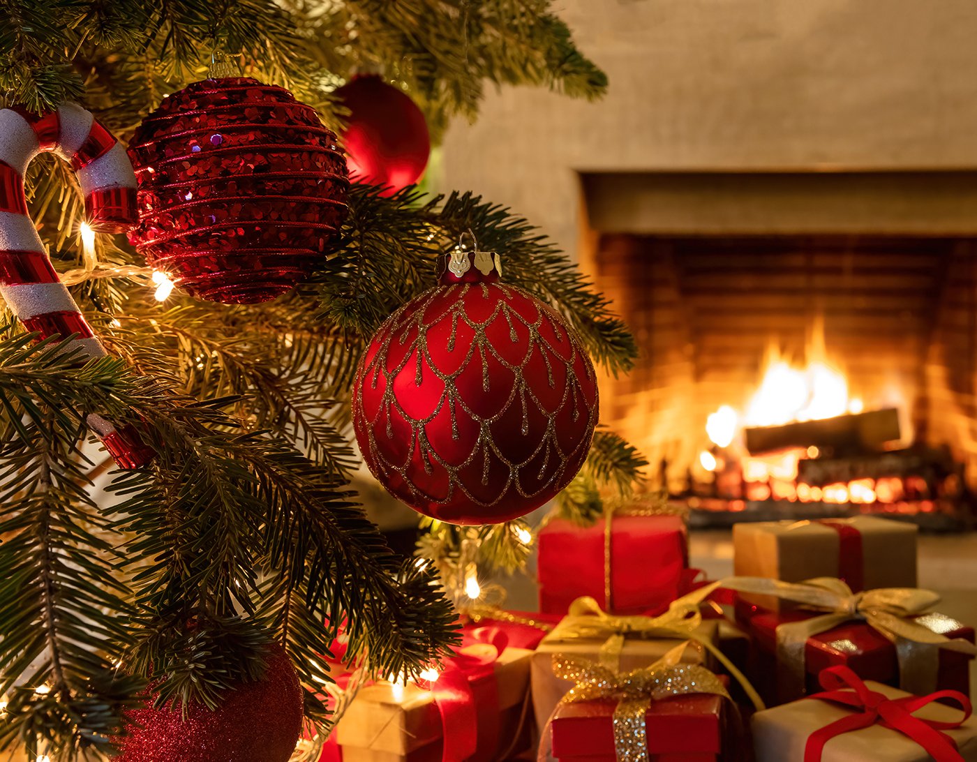 Christmas tree, presents and fireplace